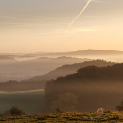 Morgennebel &uuml;ber den Bergen im Bergischen Land