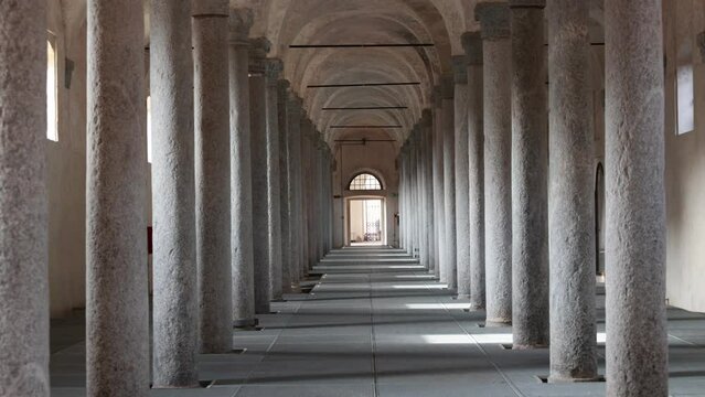 ANTICHE COLONNE DI VIGEVANO, ITALI, HISTORICAL PORH IN VIVEGANO, ITALY