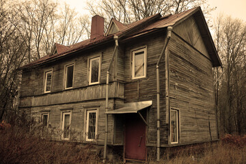 Obraz premium Old and abandoned wooden house in Zelenogorsk, Russia. Falling apart dachas and a complete lack of people