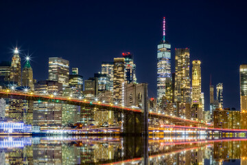 Fototapeta na wymiar Manhattan skyline at night time