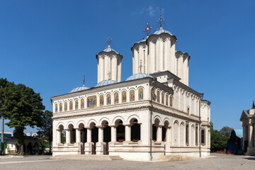 Fototapeta premium Patriarchal Palace in city of Bucharest, Romania