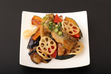 さんまと野菜の黒酢あんかけ