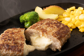 チーズハンバーグ