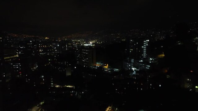 Antioquia en la noche. Hermosa vista de la ciudad