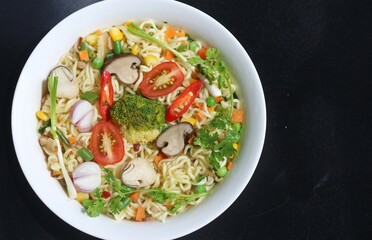 Customized Instant Noodles with Vegetables 