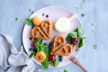 Homemade cooling snacks for a sunny afternoon. Fresh Fruit Waffles with Ice Cream. Healthy and delicious, easy to make with ingredients available at major supermarkets.