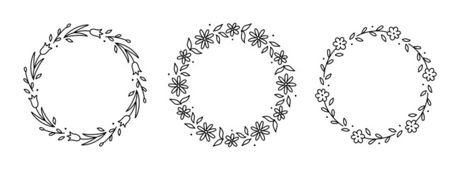 Set of spring floral wreaths isolated on white background. Floral round frames. Vector hand-drawn illustration in doodle style. Perfect for cards, invitations, decorations, logo, various designs.