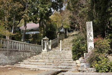 Fototapeta na wymiar 長命寺の階段