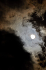 Obraz na płótnie Canvas 月を覆う雲　グラフィック素材