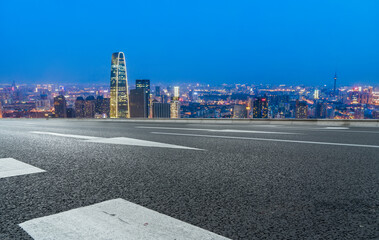 Obraz premium Road and Chinese modern city buildings background