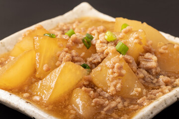 大根のそぼろ煮