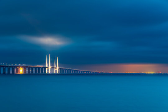 Long exposure ofOresundBridge at night