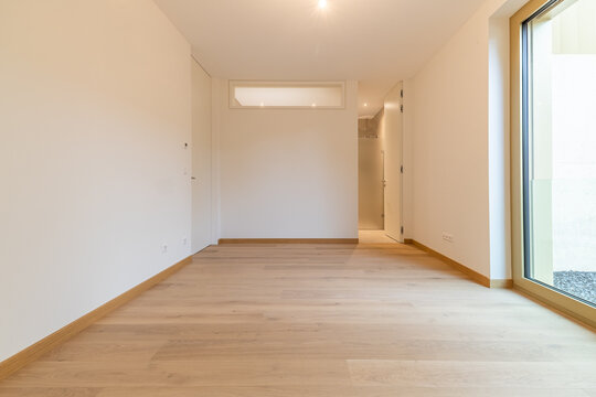 Chambre vide pi&egrave;ce moderne blanche &agrave; am&eacute;nager immobilier &agrave; vendre ou &agrave; louer