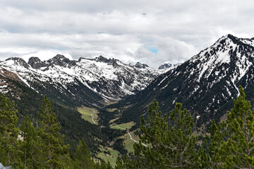 Obraz premium Spanien - Katalonien - Skigebiet Baqueira-Beret - Val d'Aran