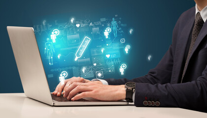 hand browsing on the internet for medical issues