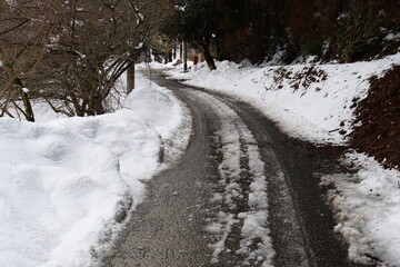 シャーベット状の雪道