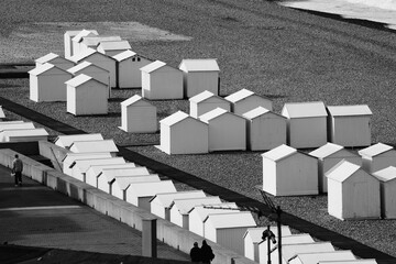 Cabanes, plage de Mers-les-bains