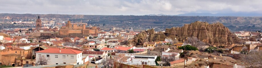 Fototapeta premium Vista de la ciudad de Guadix desde el mirador de las cuevas
