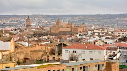 Fototapeta na wymiar Vista de la ciudad de Guadix desde el mirador de las cuevas
