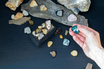 Demonstration of stones and minerals