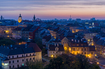 Widok Stare Miasto Lublin po zachodzie słońca © ErOn
