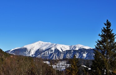 Fototapeta na wymiar Schneeberg vom Semmering im Winter, Österreich