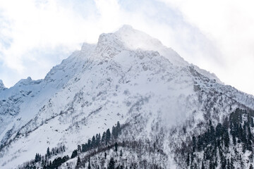 Obraz premium View of the snow-capped mountains.