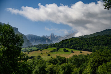 Fototapeta na wymiar Naranjo de Bulnes - Picu Urriellu in the Picos de Europa National Park, Asturias, Spain