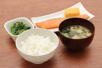 和定食　ご飯少なめ