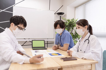 医療従事者　打ち合わせ
