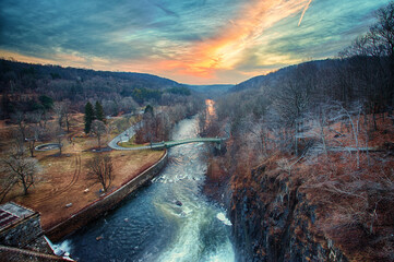 Beautiful sunset at Croton Dam reservoir valley © PhotoSpirit