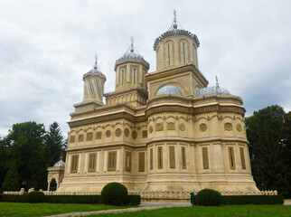 Fototapeta na wymiar Curtea de Arges Cathedral, one of most beautiful and unusual temples of world