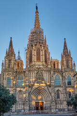 Fototapeta na wymiar The gothic Cathedral of Barcelona early in the morning with no people