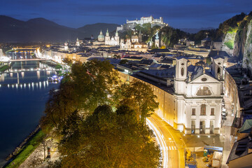 Naklejka premium Salzburg bei Nacht