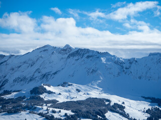 Fototapeta na wymiar Winter panorama from Haegst, a popular summit in Switzerland