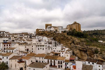 Fototapeta na wymiar view of the landmark town of Setenil de las Bodegas in Andalusia