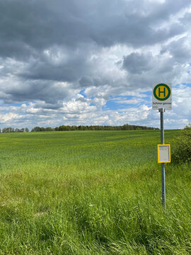 Ramin, Mecklenburg-Vorpommern, Mecklenburg, Ein&ouml;de, niemand, Feld, Bushaltestelle