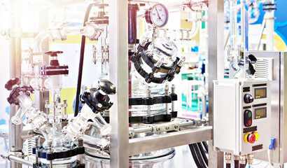 Standard jacketed glass chemical reactor