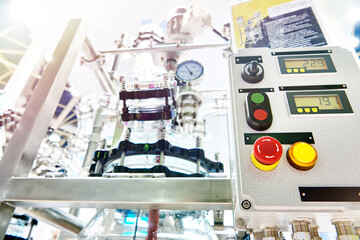 Standard jacketed glass chemical reactor