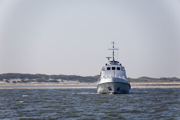 Fototapeta na wymiar Schiff im Wattenmeer