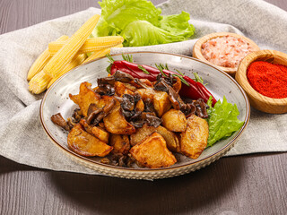 Potato with roasted mushrooms and spices