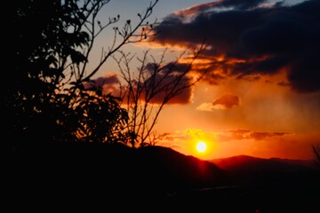 Fototapeta premium 夕暮れの空のクローズアップ写真