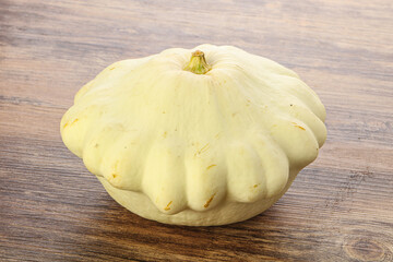 Raw round vegetable - zucchini patosson