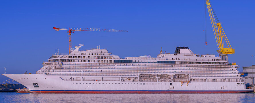 Construction Of The New Luxury Cruise Ship,final  Assembly After The  Launch,last Of Three Sister Ships