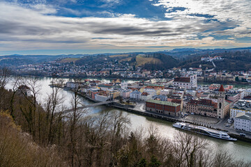 Fototapeta na wymiar Blick von der Veste Oberhaus auf Passau