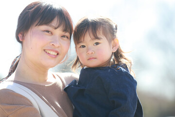 笑顔の親子