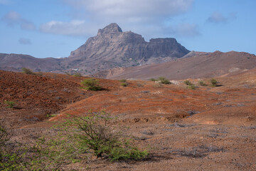 Paisaje de montañas en el Madeiral de la isla de San Vicente en Cabo Verde