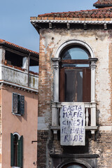 Fototapeta premium Plakat gegen die Mafia in Venedig