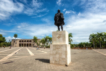 Nicolas de Ovando monument on the plaza de la Hispanidad (de España) in Santo Domingo, Dominican...