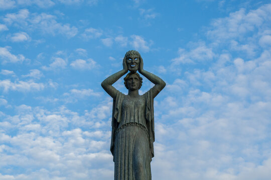 Parque El Retiro- Monumento A Jacinto Benavente 